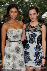 组图：《壁花少年》多伦多首映 妮娜与艾玛争艳