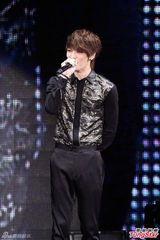 组图：金在中巡演台湾收官 宽肩窄腰细长腿