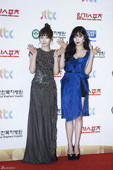 独家高清：EXO等偶像团体亮相金唱片颁奖礼红毯