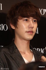 高清组图：SJ-M八缺一现身台湾 引发歌迷混乱