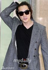 幻灯： 张东健元斌宋承宪飞往日本参加见面会