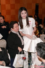 组图：陈慧琳忙于筹备张国荣纪念演唱会