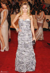 高清组图：纽约大都会盛典 克莉丝汀-贝尔露肩礼服