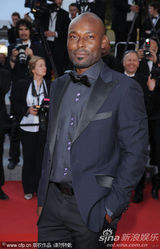 幻灯图集：《公平游戏》首映 娜奥米-瓦茨白色长裙