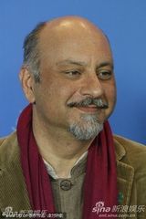 高清：《内达和西敏》亮相 莱拉-哈塔米黑衣玩神秘