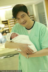 组图：新科妈妈苏岩罕见大肚照曝光