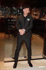 组图：熊黛林和张震优雅代言 拒谈男友郭富城