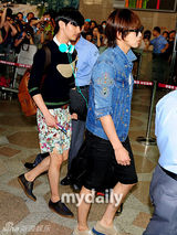 组图：f(x)等飞赴日本 东方神起遭围堵