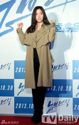 组图：金宇彬捧场李钟硕新片 少时等站台