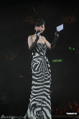 组图：周慧敏红馆个唱落幕 嘉宾阵容强大 