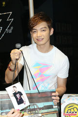 组图：辰亦儒返台会粉丝 期待重回歌手身份