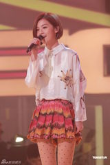 组图：阿Sa(蔡卓妍)携手陈伟霆 情侣档录制节目