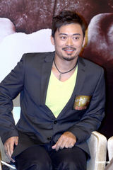 幻灯：《叶问前传》造势 黄奕忙宣传不受离婚影响