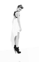 幻灯图集：《变形金刚3》新女主角性感写真