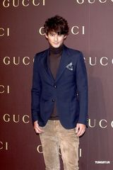 组图：郭品超阮经天徐若瑄杨谨华等出席新品发布会