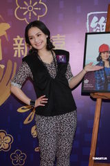 组图：阿娇(钟欣桐)自嘲没钱 患感冒声音沙哑出席活动