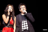 组图：林忆莲圣诞节美国开唱 新年香港准备新演唱会