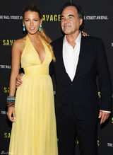 组图：布莱克明黄色礼服闪耀《野蛮人》纽约首映