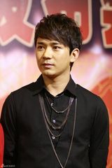 高清组图：《异度公寓》开机 萧蔷收999朵玫瑰