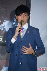 组图：林俊杰发布新专辑 秀棒球阳光帅气