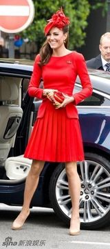 组图：彭丽媛入选《名利场》年度最佳着装榜