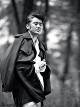 组图：吴秀波秋日写真 黑白大片显熟男大气沧桑