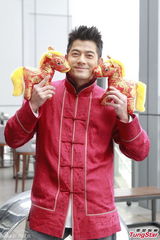 组图：郭富城受伤不再凌空跳舞 母亲放弃催婚