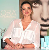 高清组图：超模米兰达-可儿清新装扮甜美可人