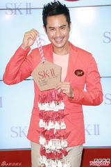 组图：郑嘉颖坦认成吸金王 欲成家只缺女主人