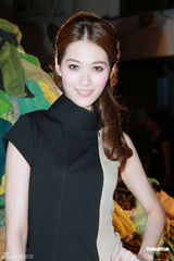 高清组图：蒙嘉慧怒对偷拍者 直言艺人很可怜 