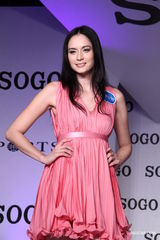 组图：时尚篇春夏服装汇演 张彤吴妍君周莹走秀