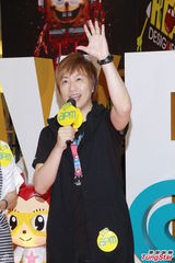 组图：阿信望潮服进军欧美 想不出最强竞争对手