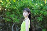组图:张檬绿裙小清新写真 静立风中回眸惹人怜