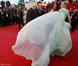 高清组图：黛安-克鲁格飘逸水蓝色斜肩礼服亮相