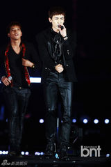 组图：韩团2PM与missA等出席音乐盛典尽情狂欢