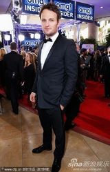 组图：金球奖红毯男星潇洒比帅 简单展魅力