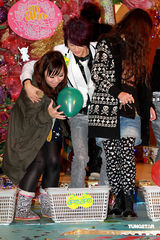 幻灯图集：棒棒堂赴港现身倒数狂欢夜