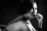 组图：张歆艺最新黑白光影 素雅妆容点缀迷人气质