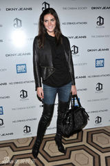 组图：艾玛-沃特森引领风尚女星钟爱铆钉包