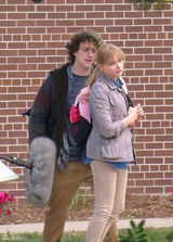 组图：莫瑞兹和亚伦亮相《海扁王2》片场