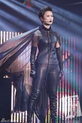 组图：李宇春型格大片 演唱会幕后花絮曝光