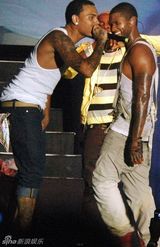 幻灯图集：克里斯-布朗和亚瑟小子牙买加火爆开唱