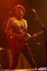 组图：MP魔幻力量香港开唱 赞当地女生有魅力