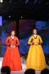 高清组图：KARA与Rainbow等参加韩服秀 展现古典美