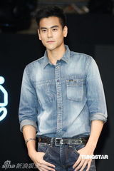 组图：彭于晏接手阮经天代言 自曝常年不洗牛仔裤