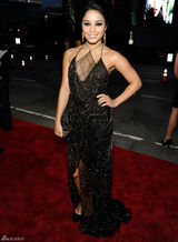 高清组图：凡妮莎-哈金斯黑金色礼服性感亮相