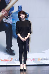 高清组图：赵权宣传新剧 金惠秀吴智昊牵手亮相