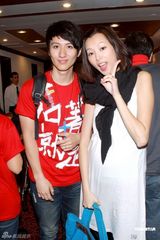 幻灯图：蔡少芬张晋秀恩爱 朱茵包裹严实出席活动 