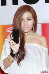 组图：伍咏薇力撑杨怡为人 何超盈否认新恋情