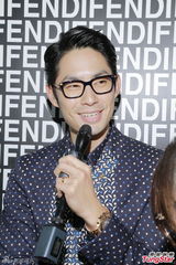 组图：徐濠萦透露爱女心情 何超仪拒谈艺人饭局